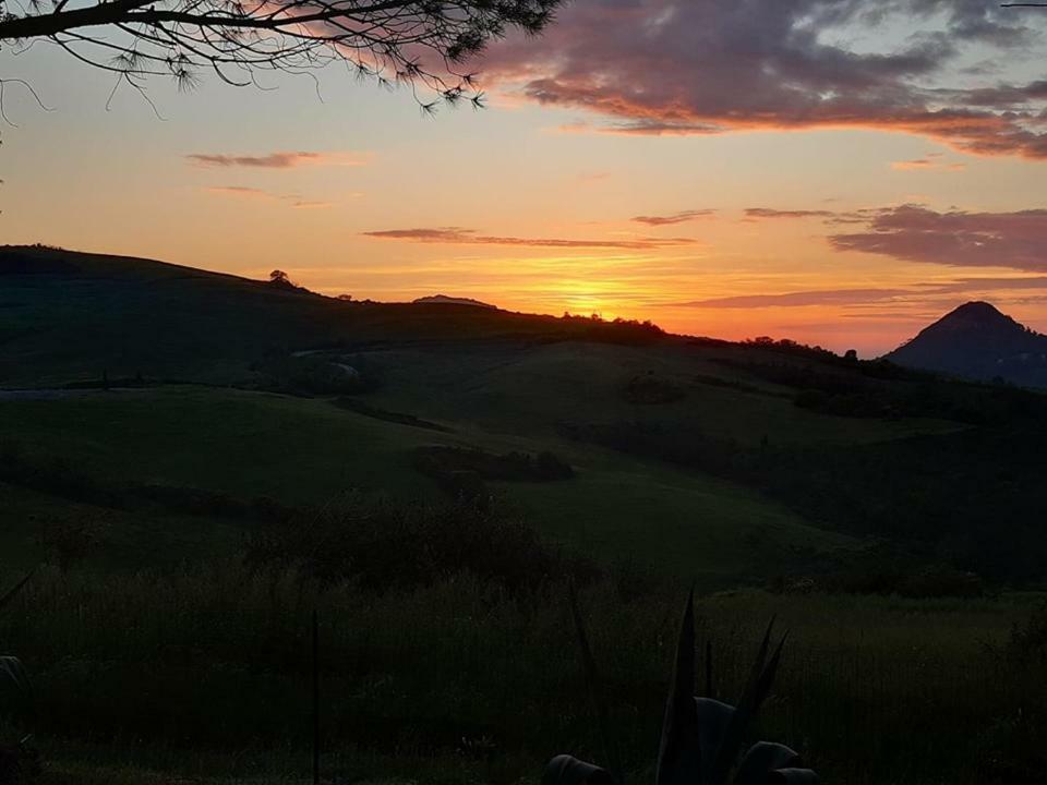 Bed and Breakfast Podere San Francesco Volterra Exterior foto